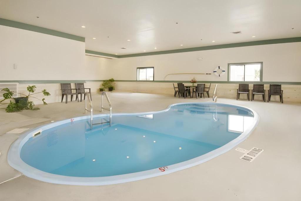 Americas Best Value Inn Torrington Exteriör bild