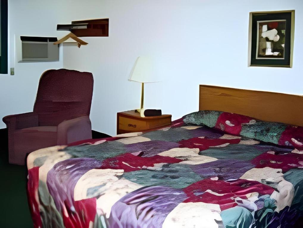 Americas Best Value Inn Torrington Exteriör bild