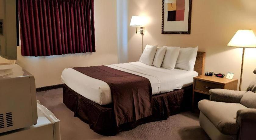 Americas Best Value Inn Torrington Exteriör bild